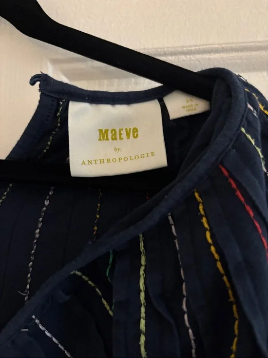 Mauve Navy Short-Sleeve Embroidered Tunic Top - Picture 2 of 3